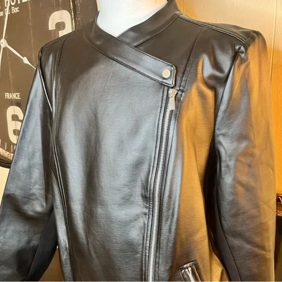 Beautiful Chicos faux leather jacket new without tags size 3 or XL - Picture 4 of 9